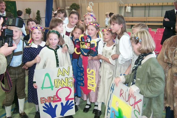 Schulkinder der Volksschule Markt